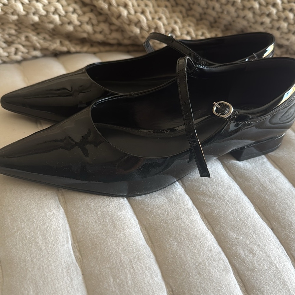Vince Camuto flats